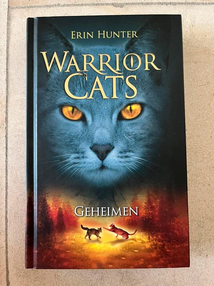 Erin Hunter - Geheimen (boek 3 van serie 1), Boeken, Kinderboeken | Jeugd | 10 tot 12 jaar, Zo goed als nieuw, Fictie, Ophalen
