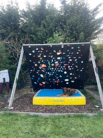 Klimmuur  beschikbaar voor biedingen