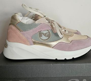 Splinternieuwe sneakers Nero Giardini  beschikbaar voor biedingen