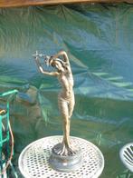femme grappe de raisins seins nue , bronze signé ., Enlèvement ou Envoi, Bronze