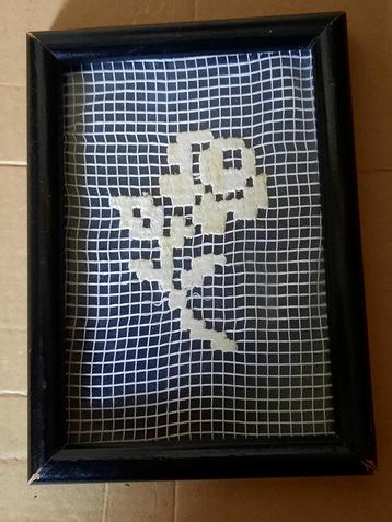 handgemaakt borduurwerkje beschikbaar voor biedingen