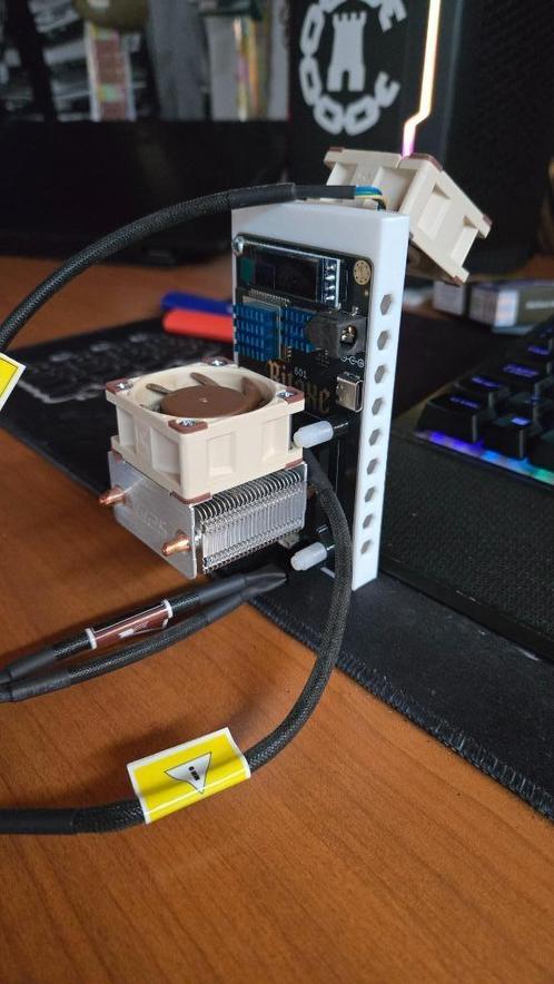 Bitaxe Gamma 601 officieel, Computers en Software, Overige Computers en Software, Zo goed als nieuw, Ophalen