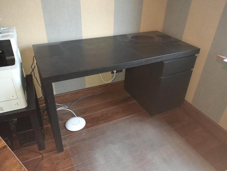 Zwarte bureau 60 euro, Maison & Meubles, Bureaux, Utilisé, Bureau, Enlèvement