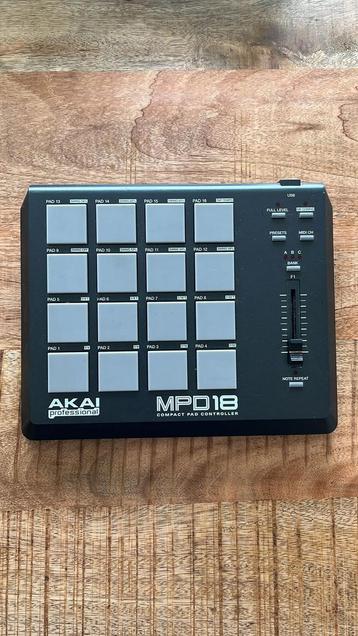 AKAI MPD18 compacte USB/MIDI pad controller Algemeen