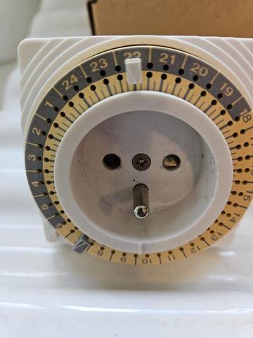 schakelklok beschikbaar voor biedingen