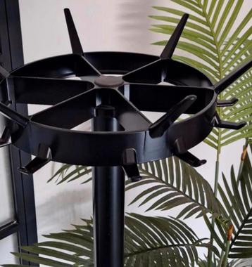 Industriële staande kapstok beschikbaar voor biedingen