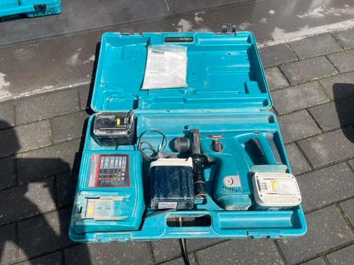 Makita klopboormachine met 3 accu, Doe-het-zelf en Bouw, Gereedschap | Boormachines, Ophalen