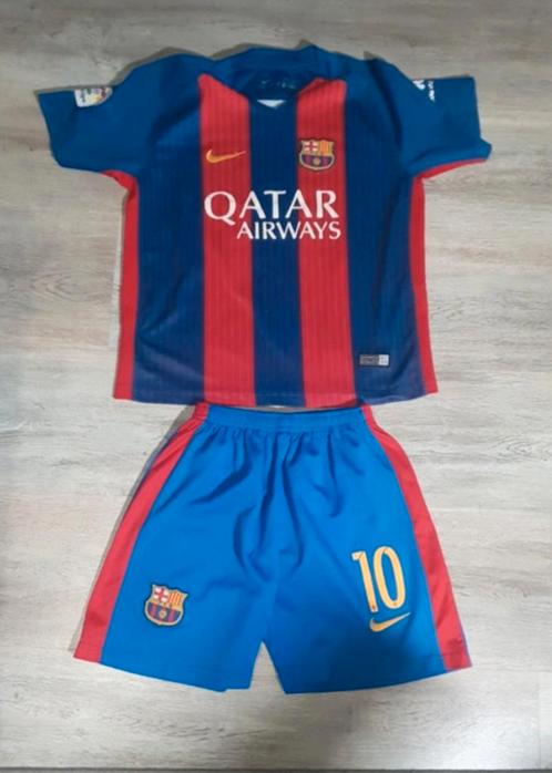 FC Barcelona Messi 10 shirt en short nike 8 jaar voetbal, Verzamelen, Sportartikelen en Voetbal, Zo goed als nieuw, Shirt, Ophalen of Verzenden