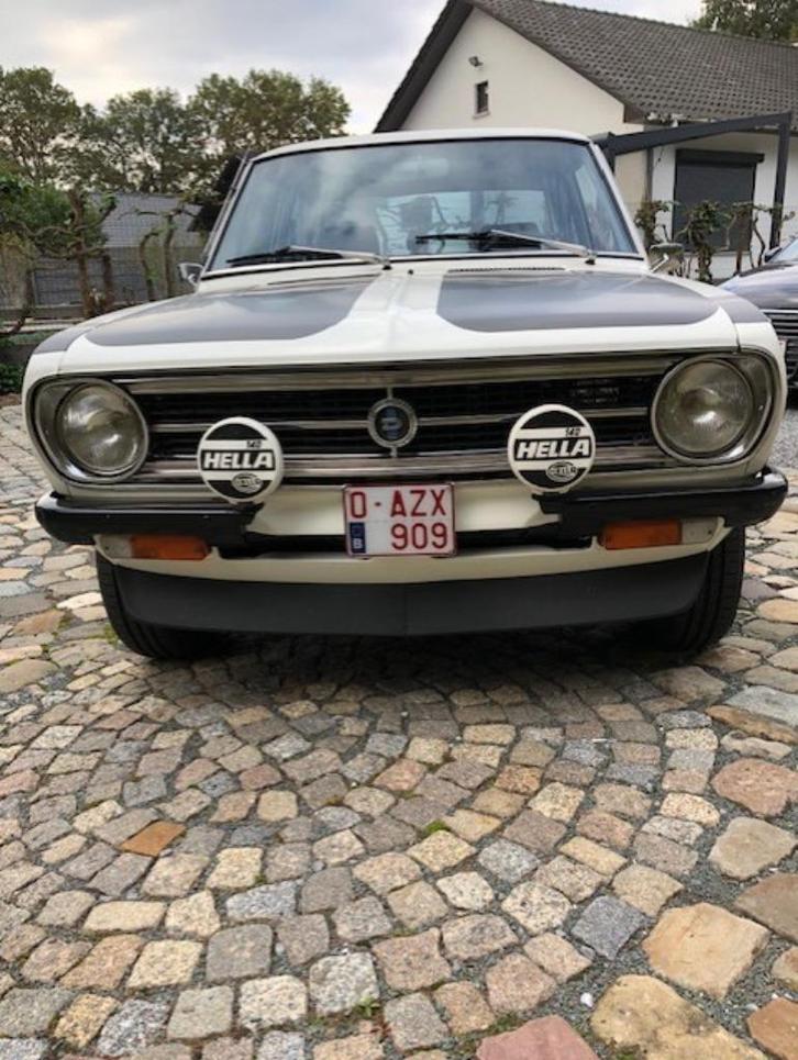 Datsun, Auto's, Oldtimers, Particulier, Overige merken, Benzine, Berline, 2 deurs, Handgeschakeld, Wit, Zwart, Kunstmatig leder