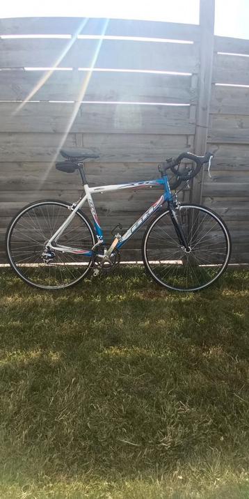 Koersfiets BH race one. beschikbaar voor biedingen