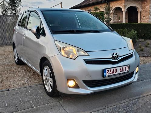 Toyota verso S 1.3 vvt-i _ 73kw / toit pano,GPS,caméra-€5b!!, Auto's, Toyota, Bedrijf, Te koop, Verso, Achteruitrijcamera, Airbags