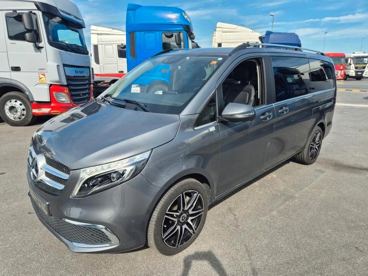 Mercedes-Benz V-Klasse 300d 4-matic Avantgarde (bj 2022), Auto's, Mercedes-Benz, Particulier, Te koop, V-Klasse, Achteruitrijcamera