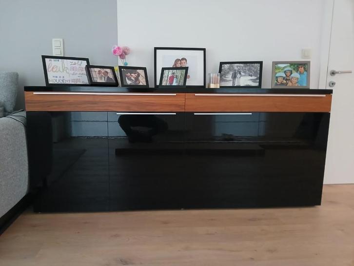 Dressoir Hülsta Now!, Huis en Inrichting, Kasten | Dressoirs, Zo goed als nieuw, 200 cm of meer, 25 tot 50 cm, Met lade(s), Met deur(en)