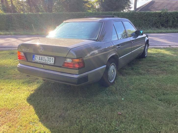Mercedes 230E Automaat, Auto's, Mercedes-Benz, Bedrijf, Te koop, 200-Serie, ABS, Centrale vergrendeling, Elektrische ramen, Metaalkleur