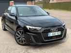 AUDI A1 ✅1.0 S-Line Automaat Benzine Garantie Carplay, Auto's, Achterwielaandrijving, Zwart, 5 deurs, 3 cilinders