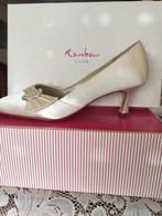 Trouw schoenen (zijde).maat 41.. eenmaal gedregen trouwfeest, Kleding | Dames, Trouwkleding en Trouwaccessoires, Ophalen, Zo goed als nieuw