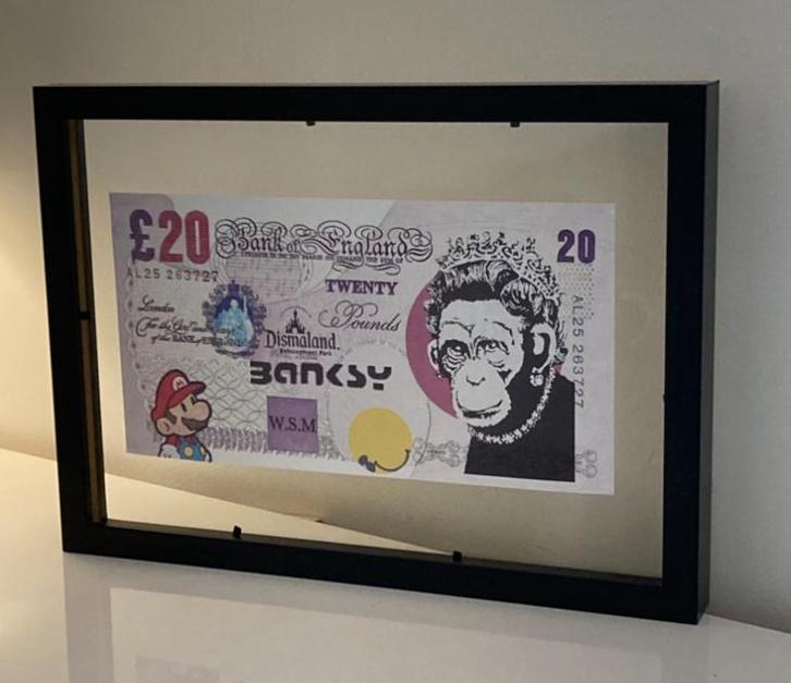 Ticket met frame van Banksy, Antiek en Kunst, Kunst | Litho's en Zeefdrukken, Ophalen of Verzenden