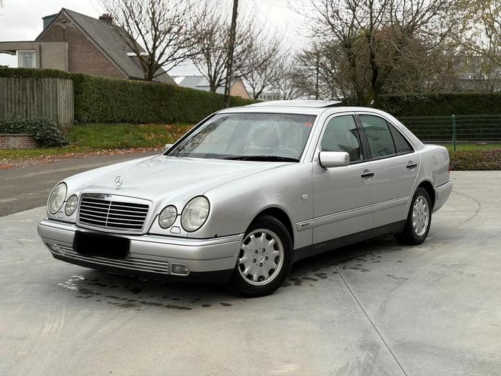 MERCEDES E300D *AVANTGARDE *1STE EIGNAAR*AUTOMAAT, Auto's, Mercedes-Benz, Particulier, E-Klasse, Diesel, Euro 2, Berline, 5 deurs
