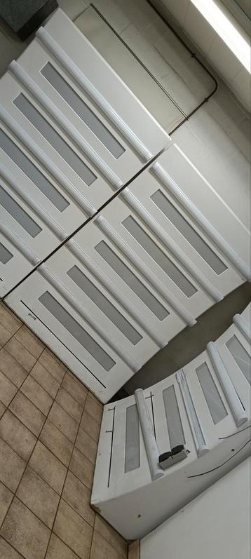 Verlichting LED en TL op AC stopcontact beschikbaar voor biedingen