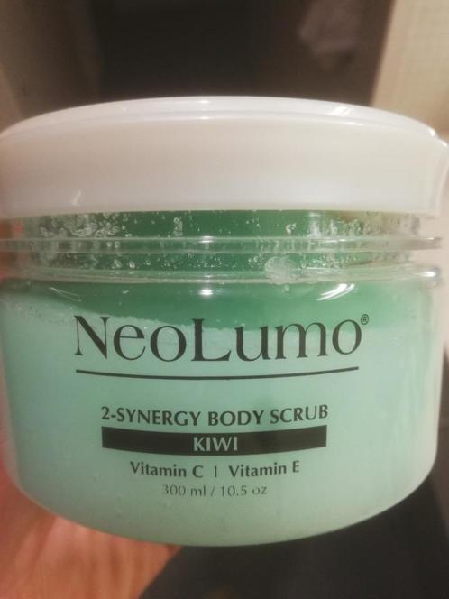 NeoLumo 2-synergy body scrub, Bijoux, Sacs & Beauté, Beauté | Soins du corps, Neuf, Baignoire & Douche, Enlèvement
