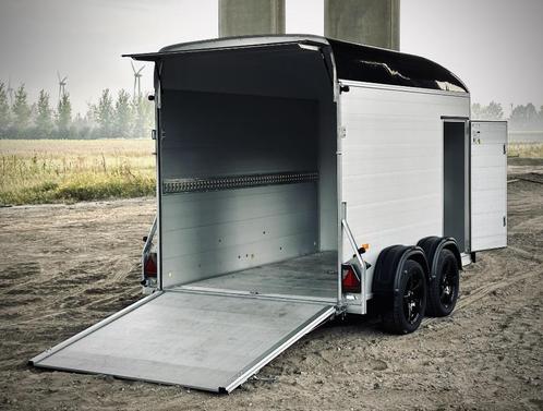 TE HUUR - GESLOTEN MOTORTRAILER, Auto diversen, Aanhangers en Bagagewagens, Ophalen