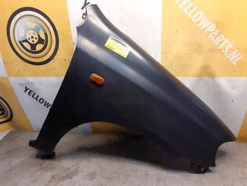 Scherm rechts-voor van een Suzuki Alto (ZB6) beschikbaar voor biedingen