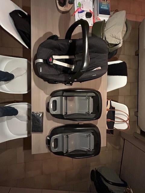 Socles Maxi-Cosi FamilyFix Isofix (2 x) + siège Maxi-Cosi, Enfants & Bébés, Sièges auto, Utilisé, Maxi-Cosi, Isofix, Enlèvement