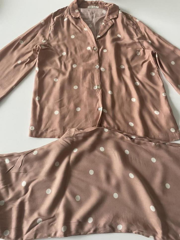 Bruine met witte bollen pyjama van OYSHO maat S, in perfecte, Kleding | Dames, Pyjama's, Zo goed als nieuw, Maat 36 (S), Ophalen of Verzenden