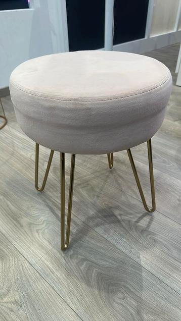 Tabouret rose et dore beschikbaar voor biedingen