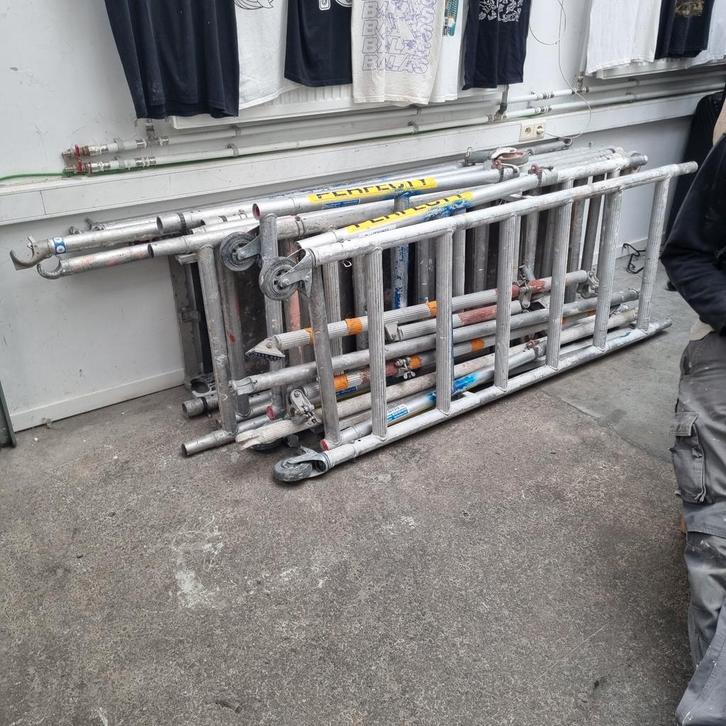 Échafaudage d'intérieur à louer, Bricolage & Construction, Échafaudages, Utilisé, Enlèvement