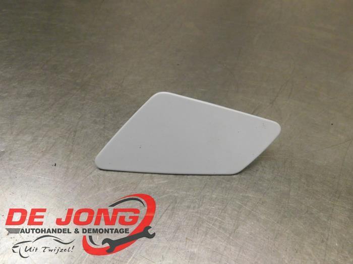 Afdekkap koplampsproeier links van een Skoda Superb (LS9R), Auto-onderdelen, Verlichting, Skoda, Gebruikt, 3 maanden garantie