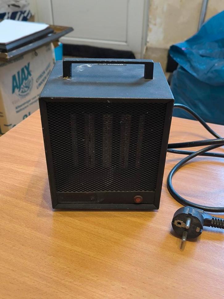 Lot Petit radiateur électrique+petit Aircooler, Doe-het-zelf en Bouw, Verwarming en Radiatoren, Gebruikt, Radiator, 800 watt of meer