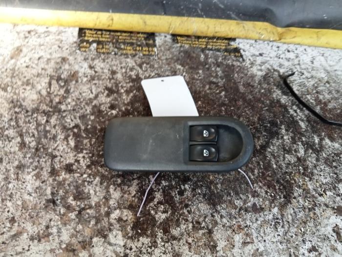Elektrisch Raam Schakelaar van een Renault Clio, Auto-onderdelen, Dashboard en Schakelaars, Renault, Gebruikt, 3 maanden garantie