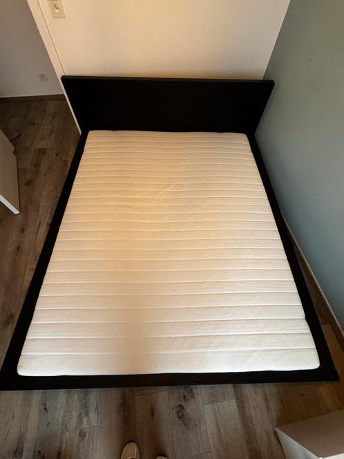 Bed met matras en beschermer - Malm Ikea, Huis en Inrichting, Slaapkamer | Boxsprings, Gebruikt, 160 cm, 200 cm, Tweepersoons