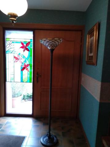 Staande lamp beschikbaar voor biedingen