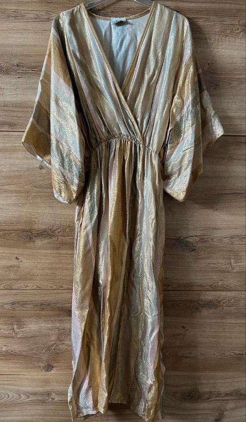 Robe longue JS Millenium lignée dorée, Vêtements | Femmes, Robes, Neuf, Sous le genou