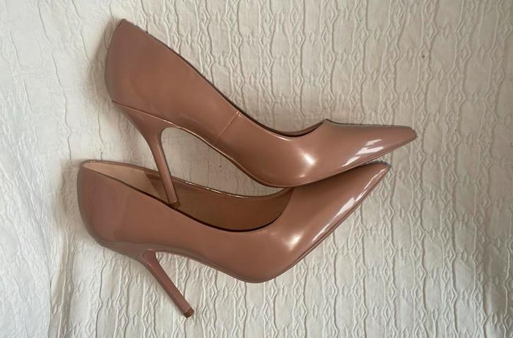 ASOS DESIGN pumps nude lak, stiletto's, schoenmaat 42,5-43, Kleding | Dames, Schoenen, Gedragen, Pumps, Beige, Verzenden
