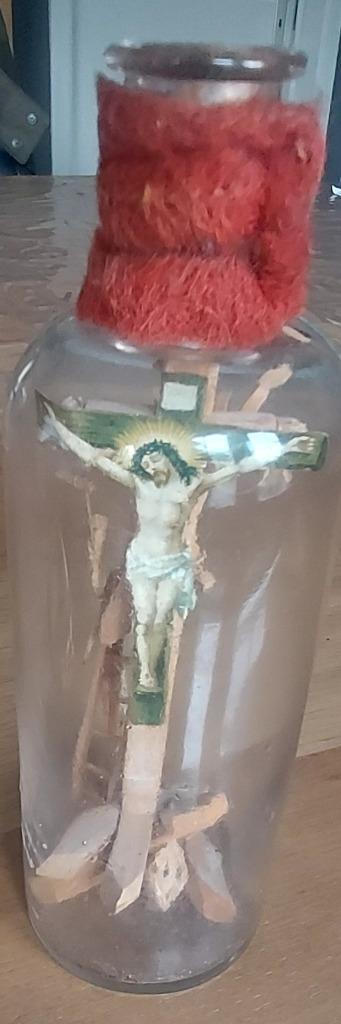 Religie: fles met de passie van Christus, Antiek en Kunst, Antiek | Religieuze voorwerpen, Ophalen of Verzenden