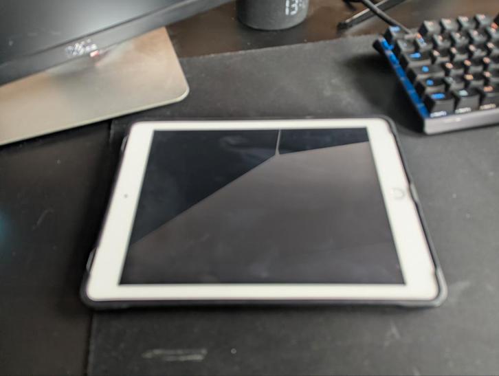 iPad 5de generatie(128gb) + hoes, Computers en Software, Apple iPads, Gebruikt, Apple iPad, Wi-Fi, 128 GB, Grijs, Ophalen