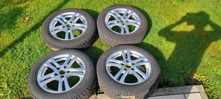 Jantes alu plus pneus hiver, Autos : Pièces & Accessoires, Pneus & Jantes, Pneu(s), Pneus hiver, 16 pouces, 205 mm, Utilisé, Enlèvement