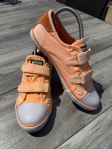 Nieuwe Billowy 38 fluorescerend oranje lage gemengde sneaker beschikbaar voor biedingen