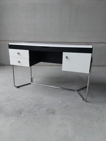 Bureau in Bauhaus-stijl, jaren 70-jaren 80-vintage beschikbaar voor biedingen