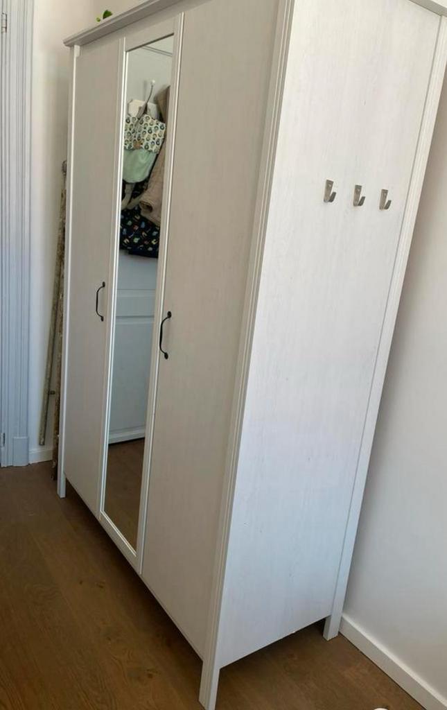 Penderie blanche IKEA, Huis en Inrichting, Kasten | Kleerkasten, Zo goed als nieuw, Met hangruimte, Ophalen