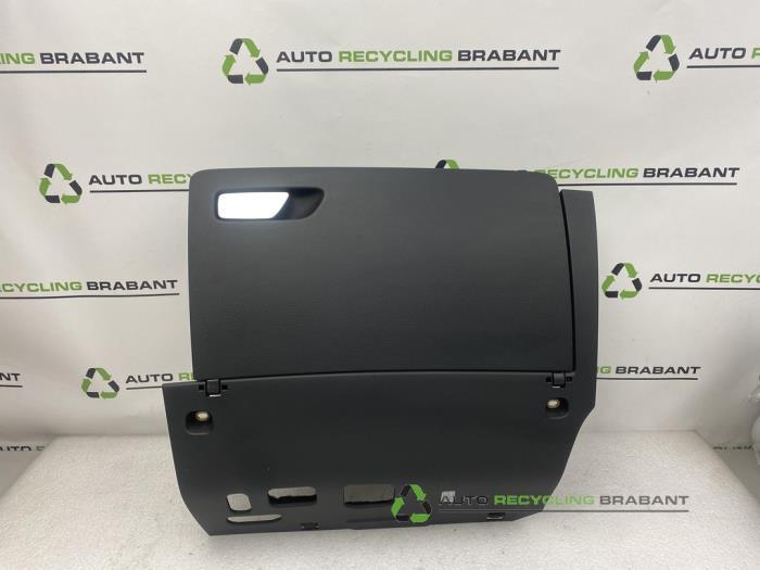 Boîte à gants d'un Audi A3, Autos : Pièces & Accessoires, Tableau de bord & Interrupteurs, Utilisé, 3 mois de garantie, Enlèvement ou Envoi