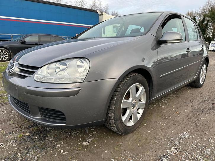 VW Golf V 1.6i Benzine | 153000KM | AC | 5DR | Nieuwstaat, Auto's, Volkswagen, Particulier, Golf, ABS, Airbags, Airconditioning