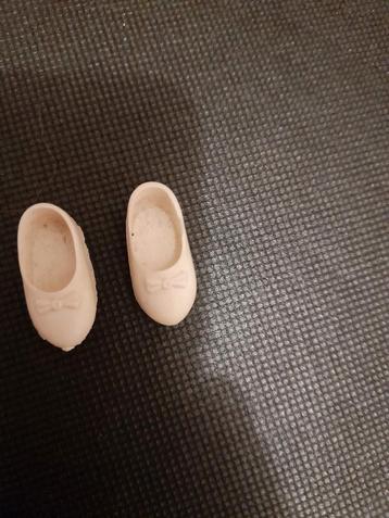 Barbie tutti schoenen jaren 60 beschikbaar voor biedingen
