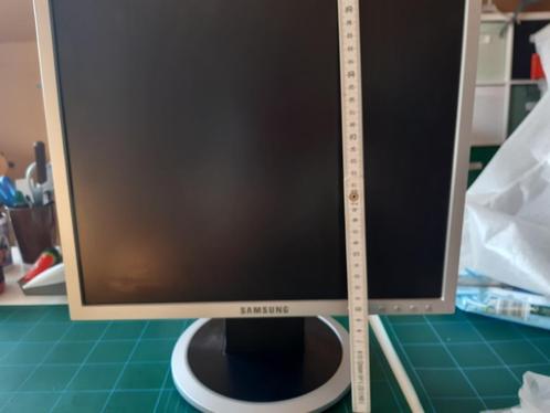 Ecran Samsung + câbles  Ecran de 19 pouces, Computers en Software, Monitoren, Gebruikt, Ophalen