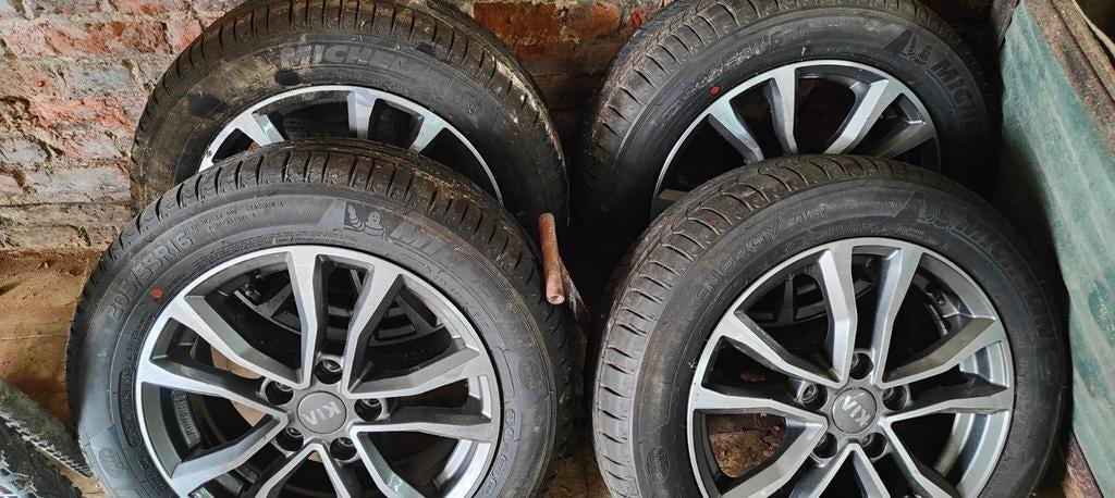 À vendre : 4 roues complètes d’origine Kia Ceed 2018, Autos : Pièces & Accessoires, Pneus & Jantes, Pneu(s), 16 pouces, Enlèvement