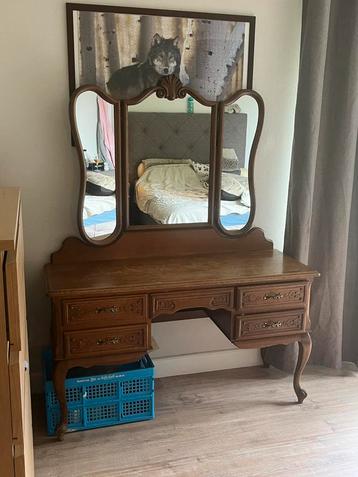 Antieke make-up tafel – elegante vintage blikvanger beschikbaar voor biedingen