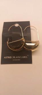 Nieuwe oorbellen van Black Label., Ophalen, Hangers, Zwart, Nieuw